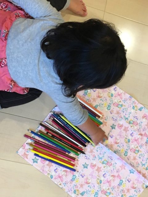 色鉛筆遊び